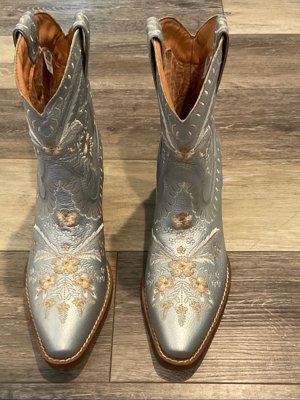 Dingo Women's Silver Gray Floral Embroidered Western Booties (NWOT) - Picture 2 of 8